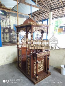 Mimbar Podium Ukiran Pesanan Masjid Agung Rembang